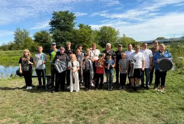 Zakończenie wakacji w Sobkowie: sportowe emocje i puchar burmistrza