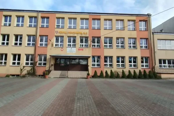 Historia Szkoły Podstawowej nr 3 w Jędrzejowie – od 1931 roku do rozbudowy w latach 70.
